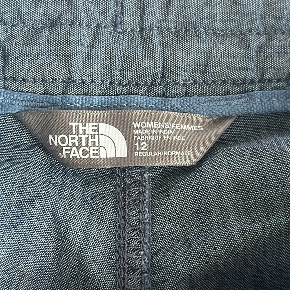 The North Face Wander Free Women’s Chambray Shorts SZ 12 Drawstring Pockets Zip